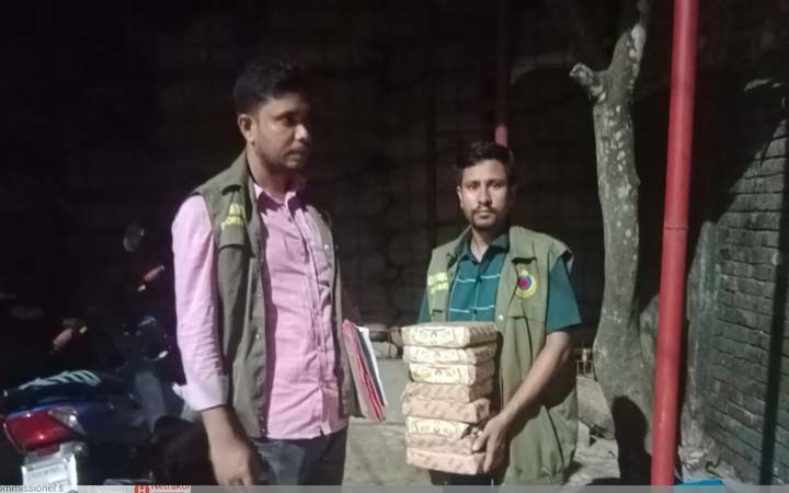 নেত্রকোনা নকল ব্যান্ডরোল যুক্ত জনি বিড়ি ও কাজল বিড়ি জব্দ